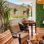 Golden Elviria