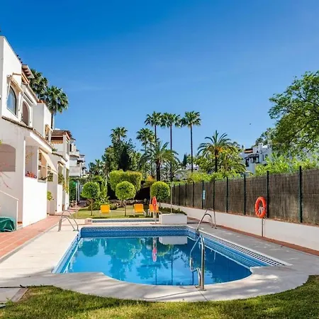 Golden Elviria Apartment
