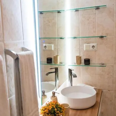 Golden Elviria Διαμέρισμα *