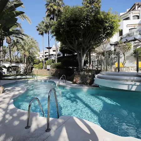 Golden Elviria Apartment *