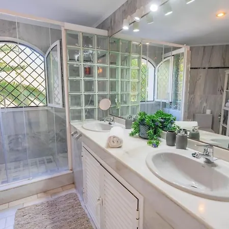 Golden Elviria Apartment Marbella