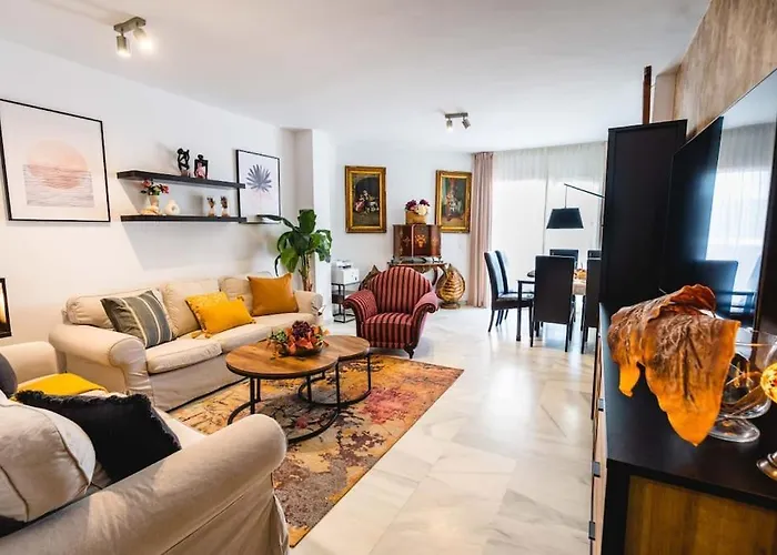 Golden Elviria Μαρμπέλλα